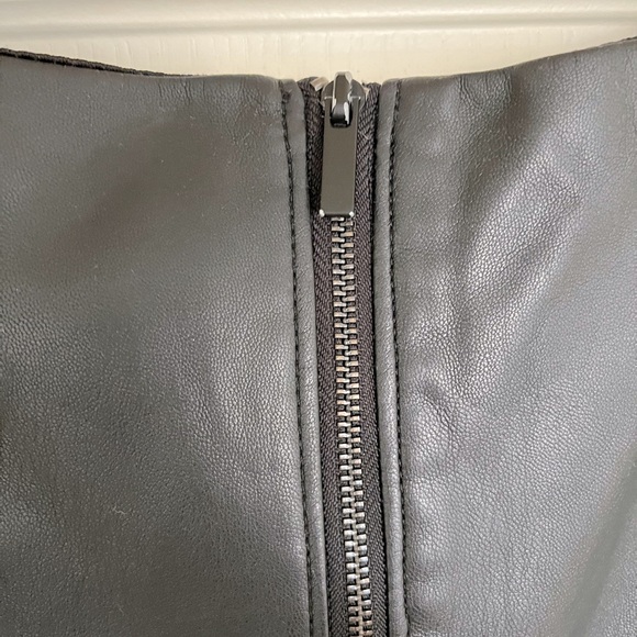 Reitman’s faux leather and suede dress with exposed zipper - Picture 4 of 8